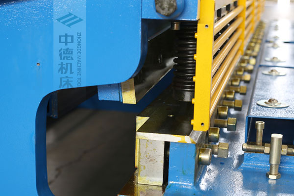 ZDSK-1232選用上海優(yōu)質(zhì)刀片，使用壽命更長.jpg