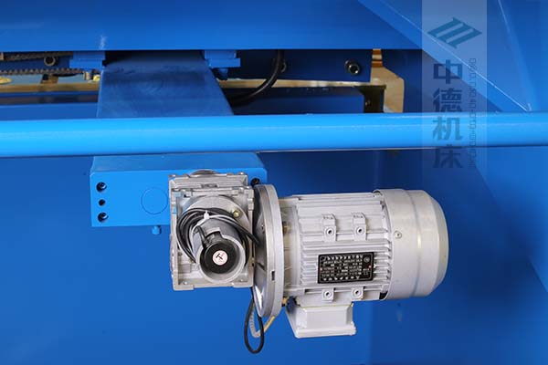 ZDS-2032后擋料AC電機(jī)與減速器一體，故障少，速度快.jpg